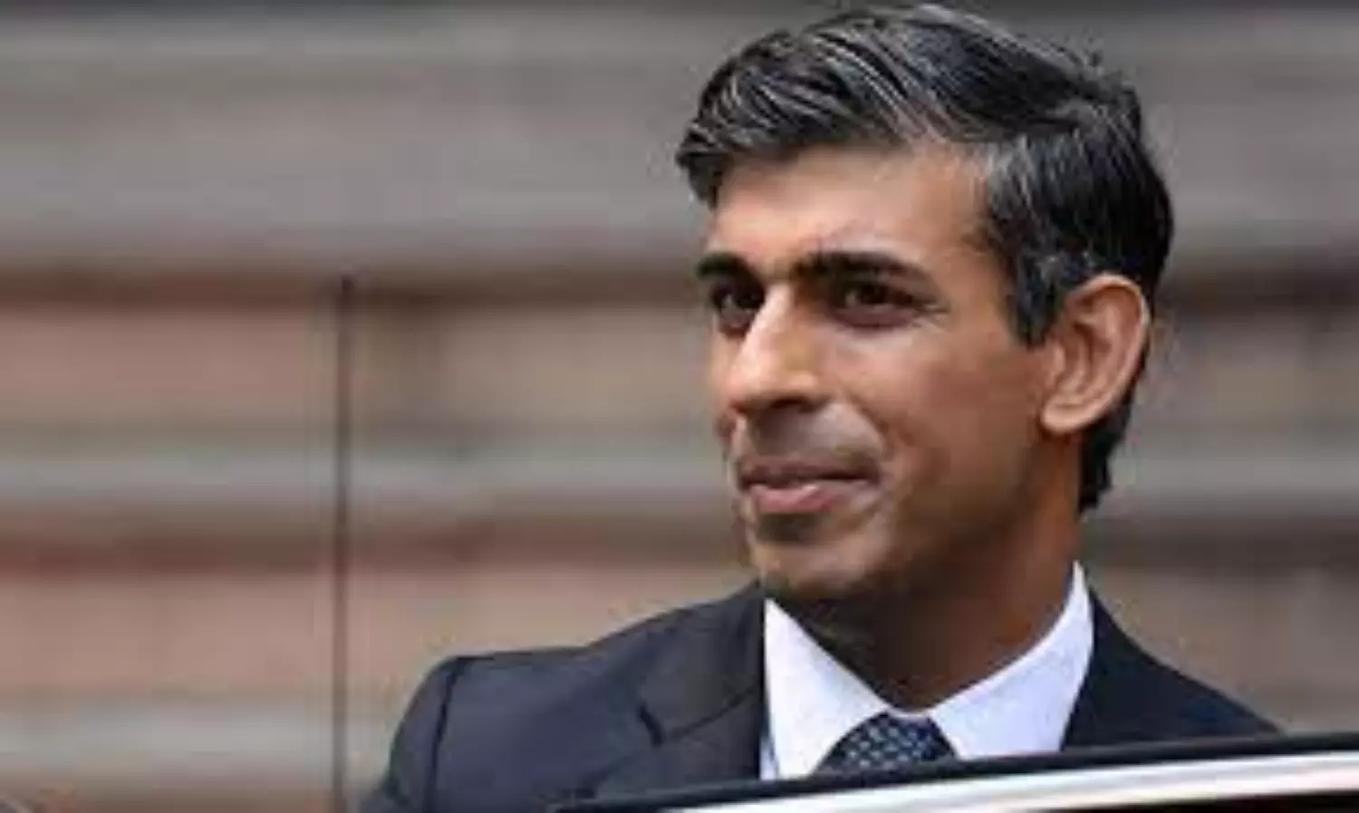 UK PM uses LinkedIn Live to push the countrys growth plans