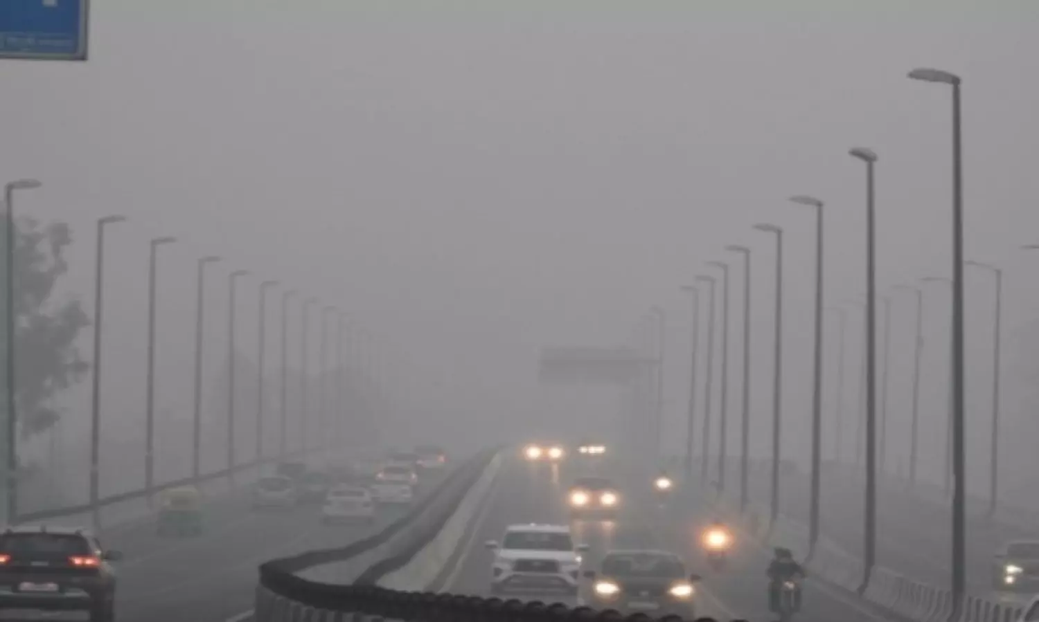 Air quality remains very poor as smog engulfs national capital