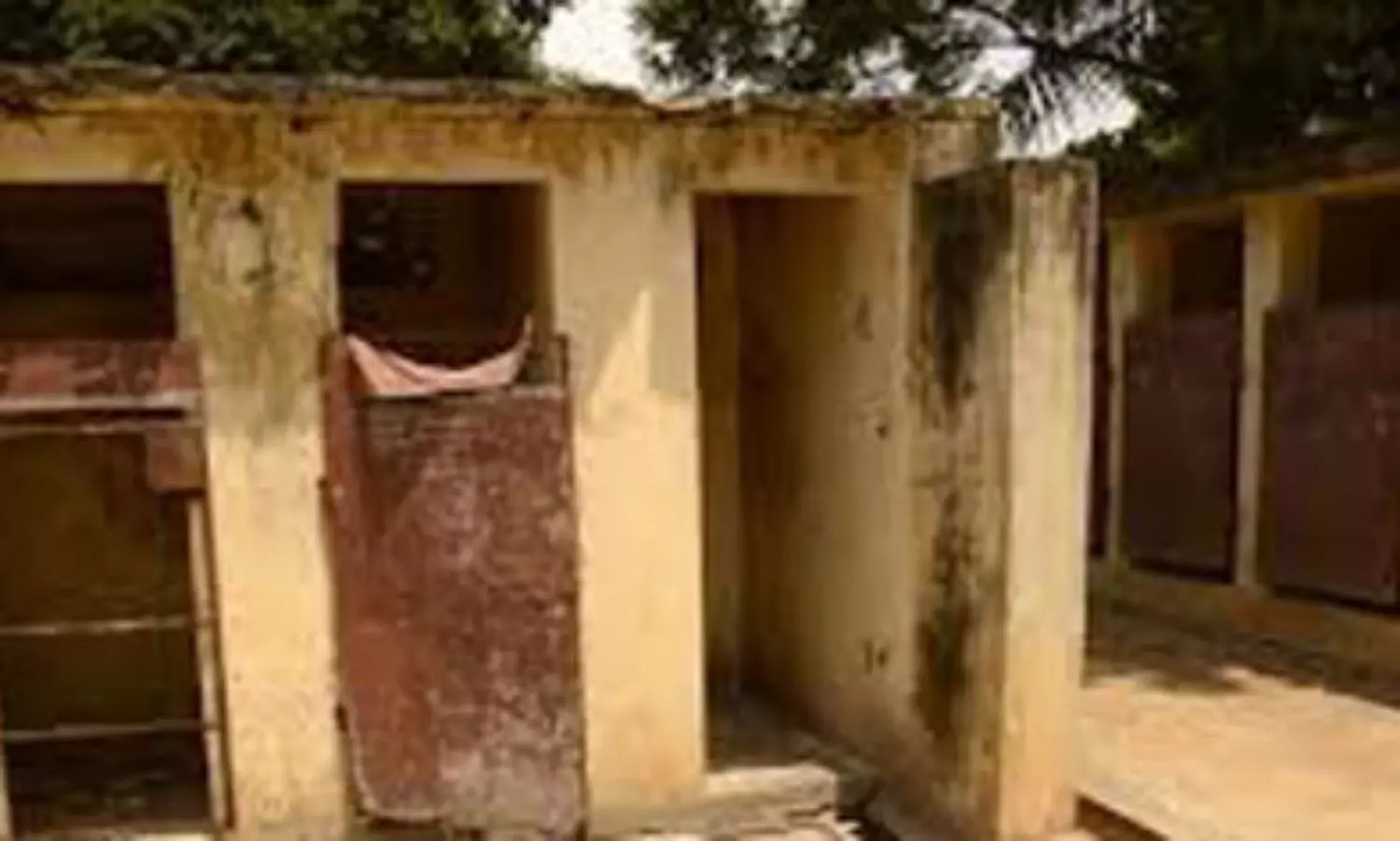 SC students forced to clean school toilet in Tamil Nadu, headmistress absconding