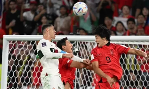 South Korea shocks Portugal with 2-1 victory, qualifies for knockouts
