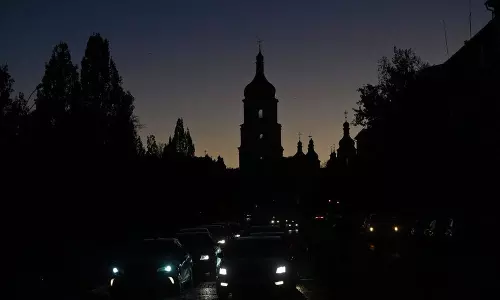 Ukrainians lose power in over 500 localities