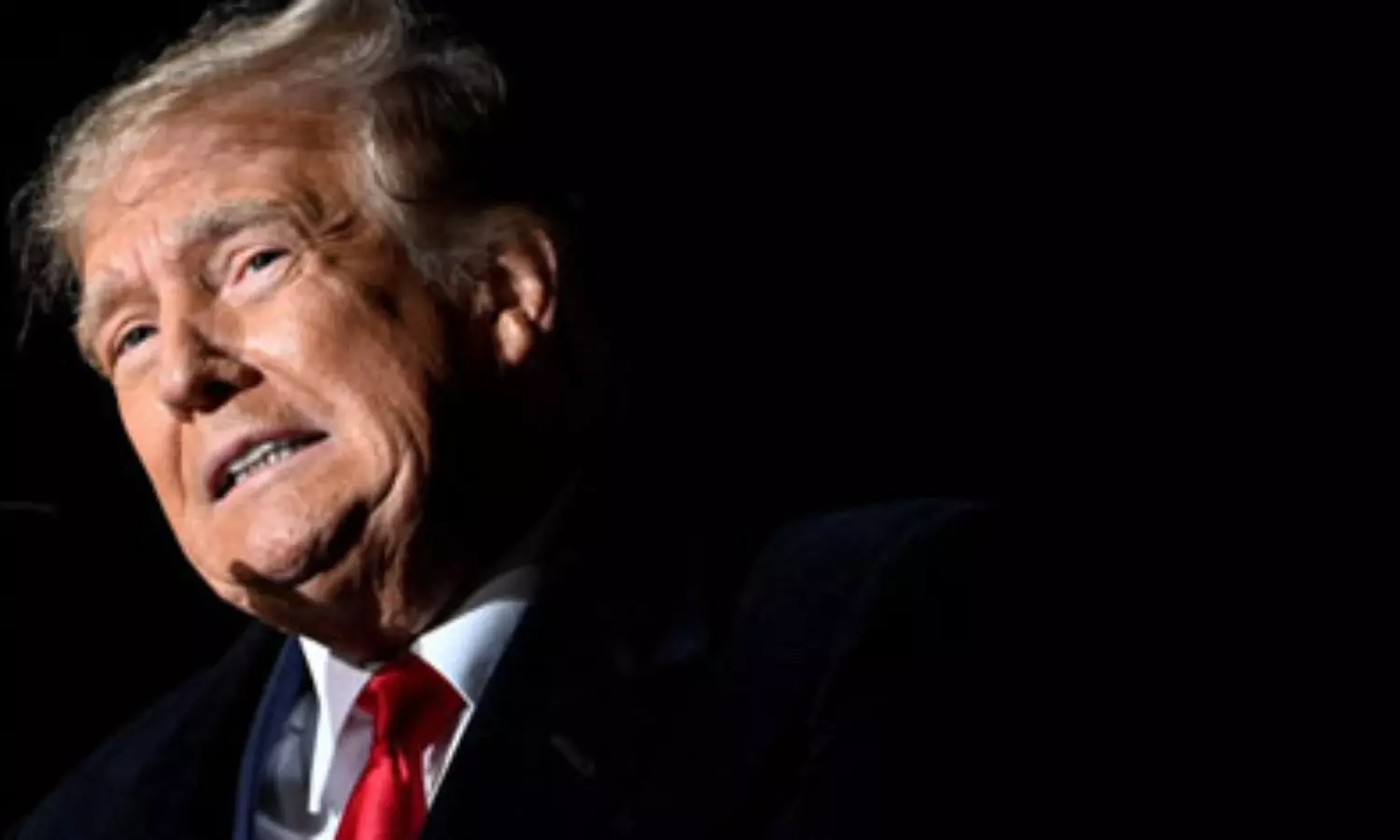 Trump calls for the termination of the Constitution after Twitter email row