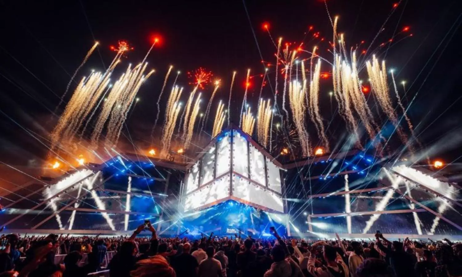 200 artists, 260 hours of music; SOUNDSTORM enthralls 6,00,000 fans