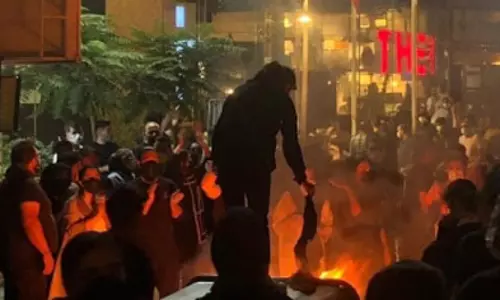 Female journalist arrested in Iran amid protests
