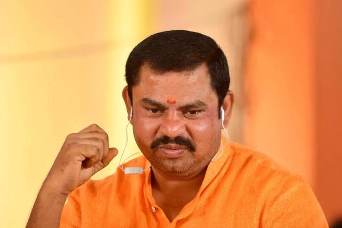 BJP suspended MLA Raja Singh makes derogatory remarks on Dec 6, served Police notice