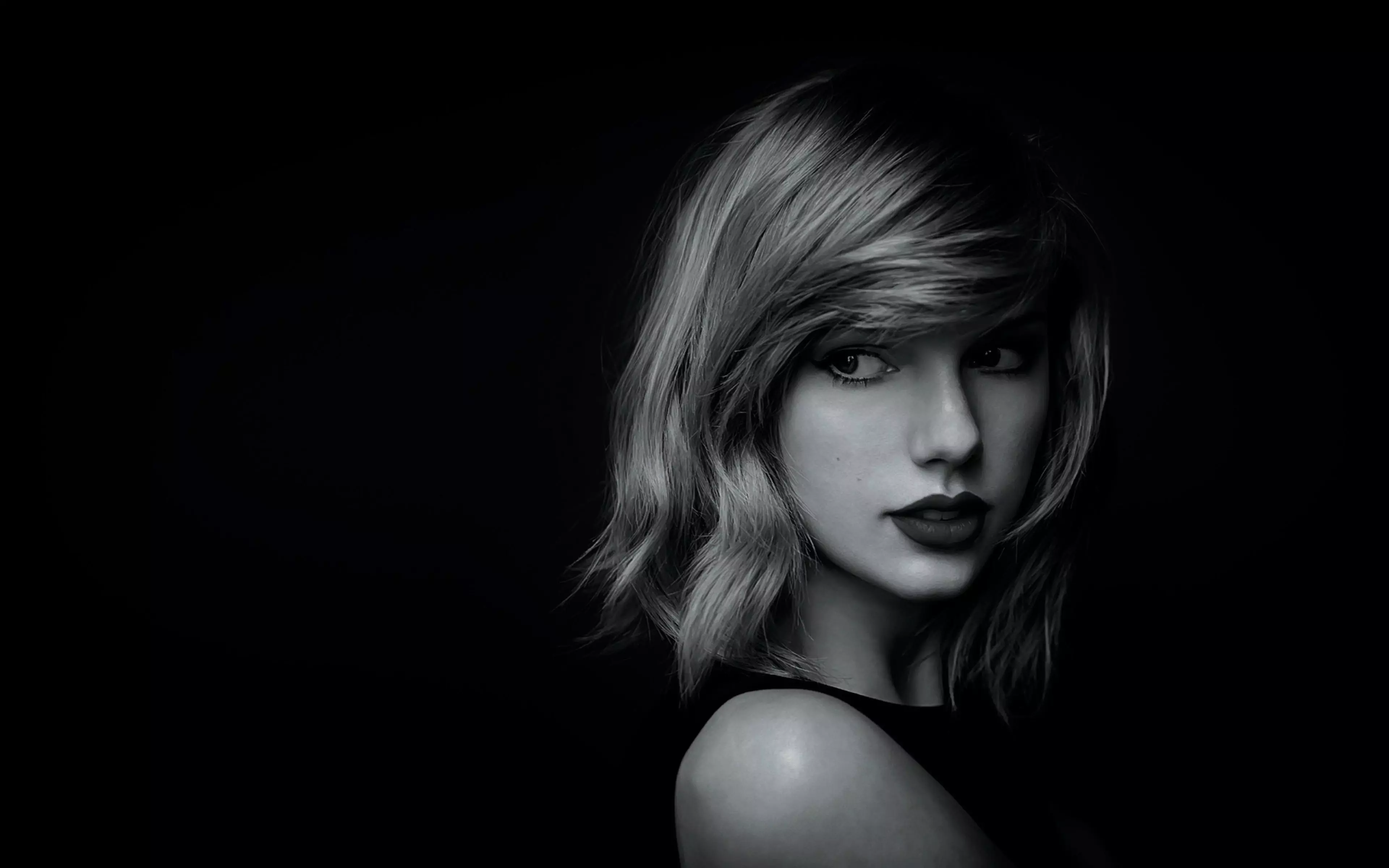 With an original script, Taylor Swift plans on directorial debut