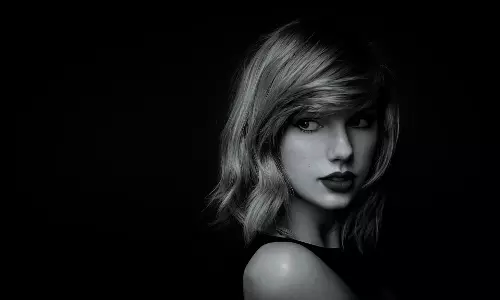 With an original script, Taylor Swift plans on directorial debut