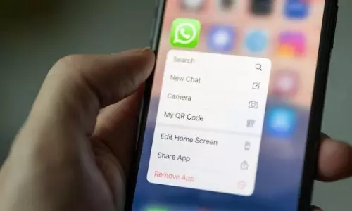 WhatsApp with feature enabling users find groups by contact name