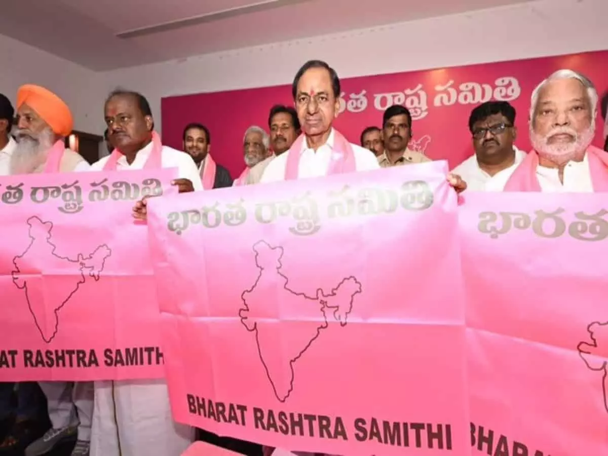 KCR enters national politics, opens party office in Delhi
