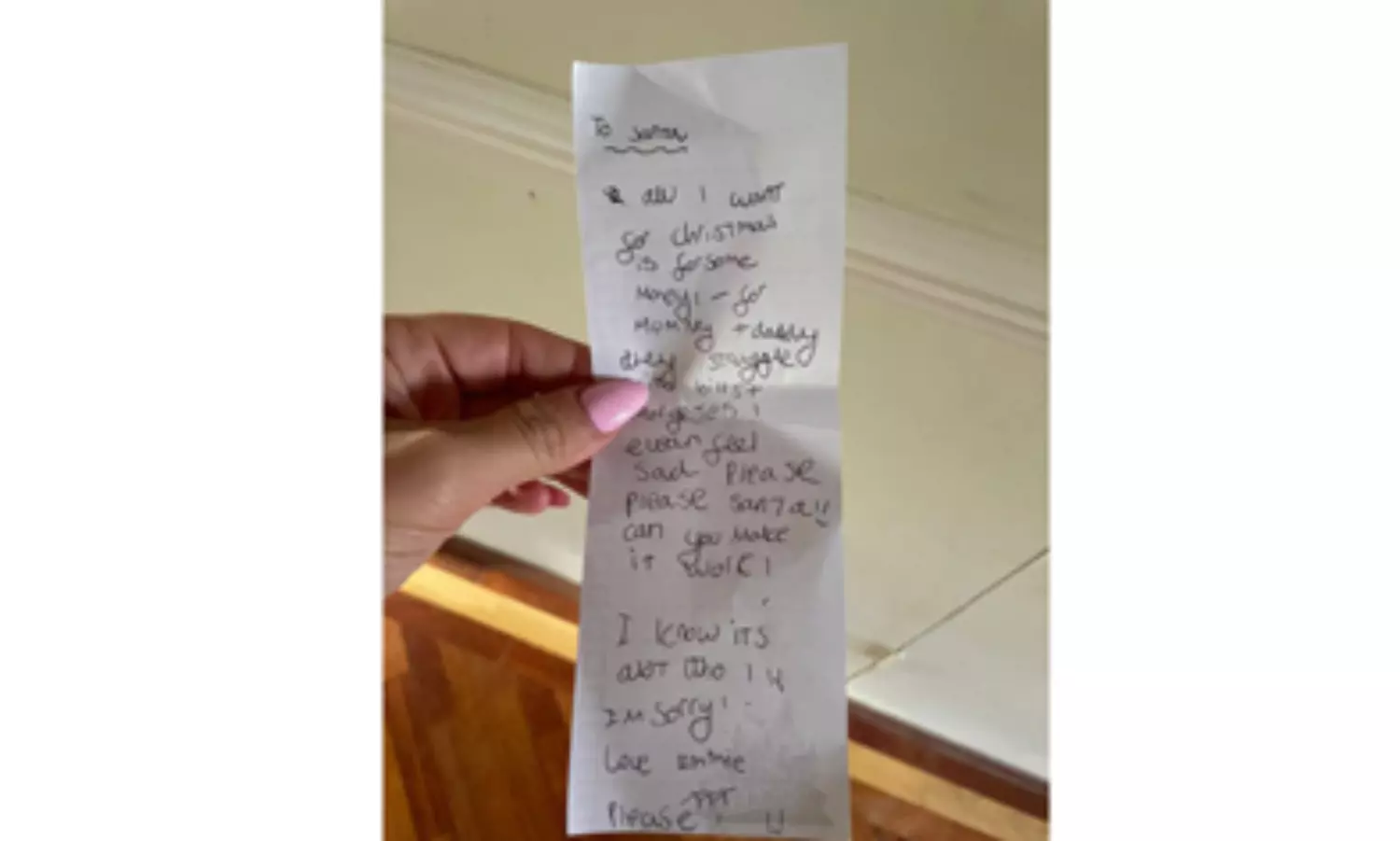 All I want for Christmas is..mummy and daddy: 8-year-old girl appeal to Santa Claus