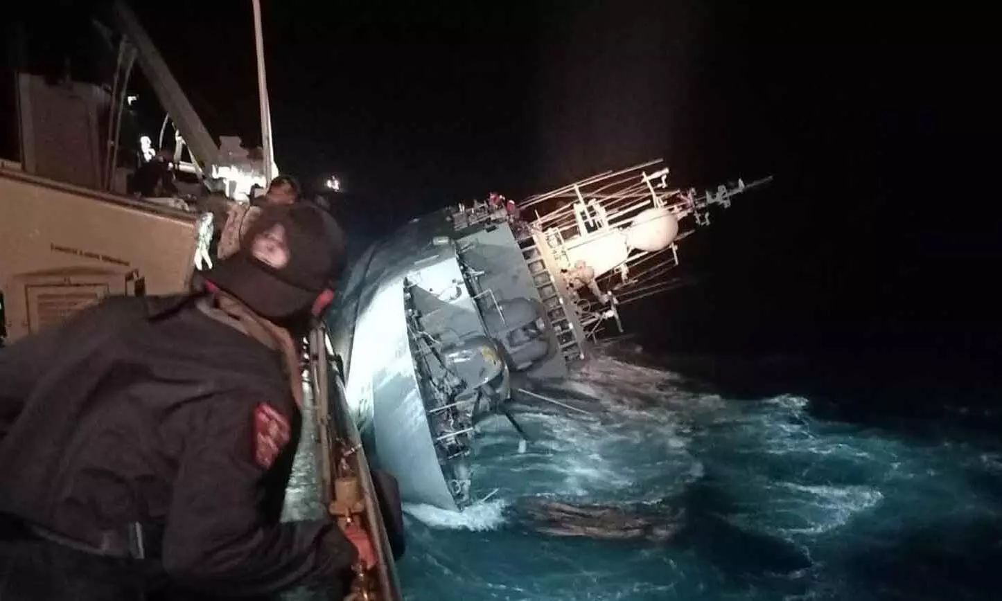 Thai war-ship sinks; 33 go missing; rescue dispatched