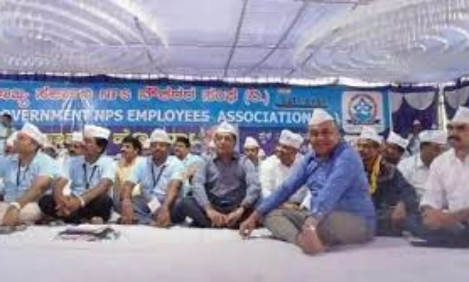 AAP addresses Karnataka public, Promises old pension scheme