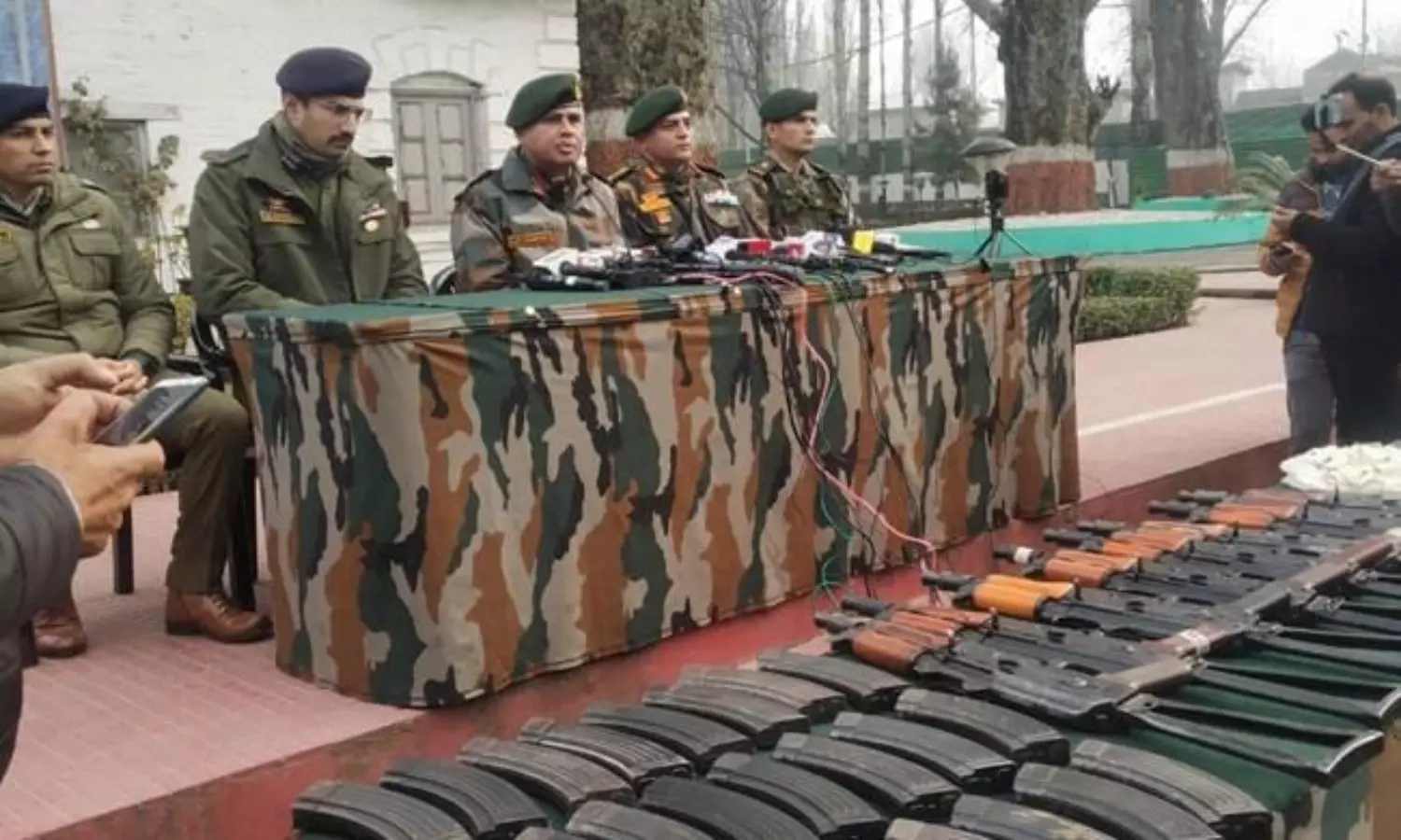 Army seizes huge cache of Pak-origin arms, "war-like stores"