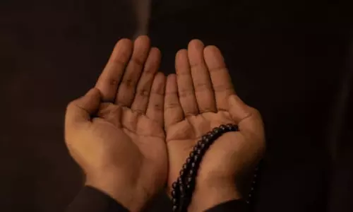 Two students offering Namaz inside Gujarat Varsity sparks debate