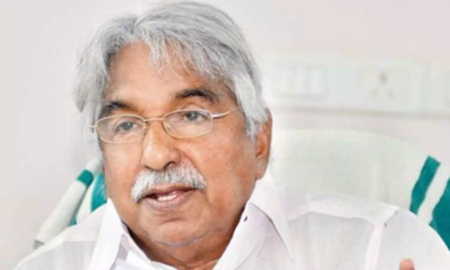 CBI gives clean chit to Oommen Chandy in sexual exploitation case