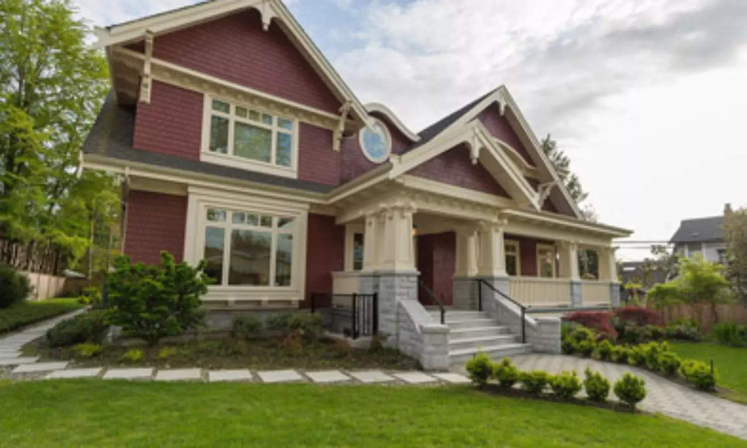 Canada bans foreigners from buying residential properties