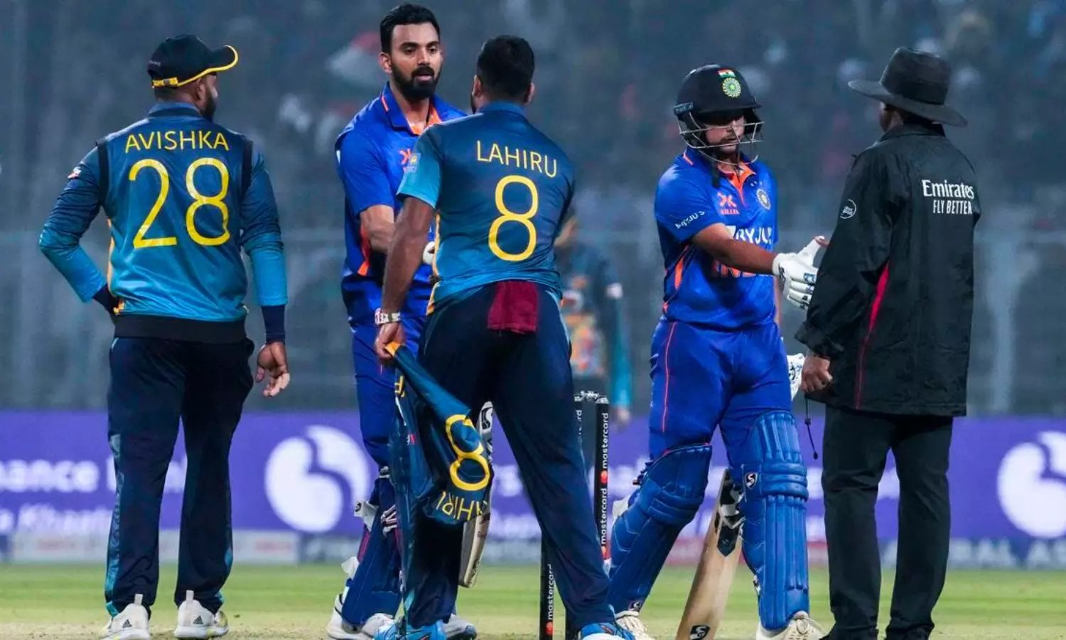 KL Rahul becomes the "Wall"; India wins 2nd ODI & the series