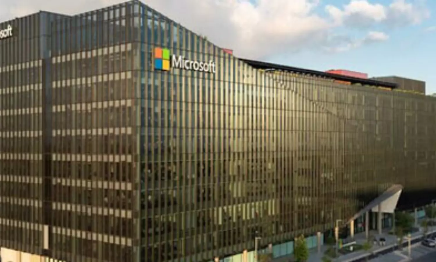 Meta, Microsoft vacate US offices amid massive layoffs and WFH