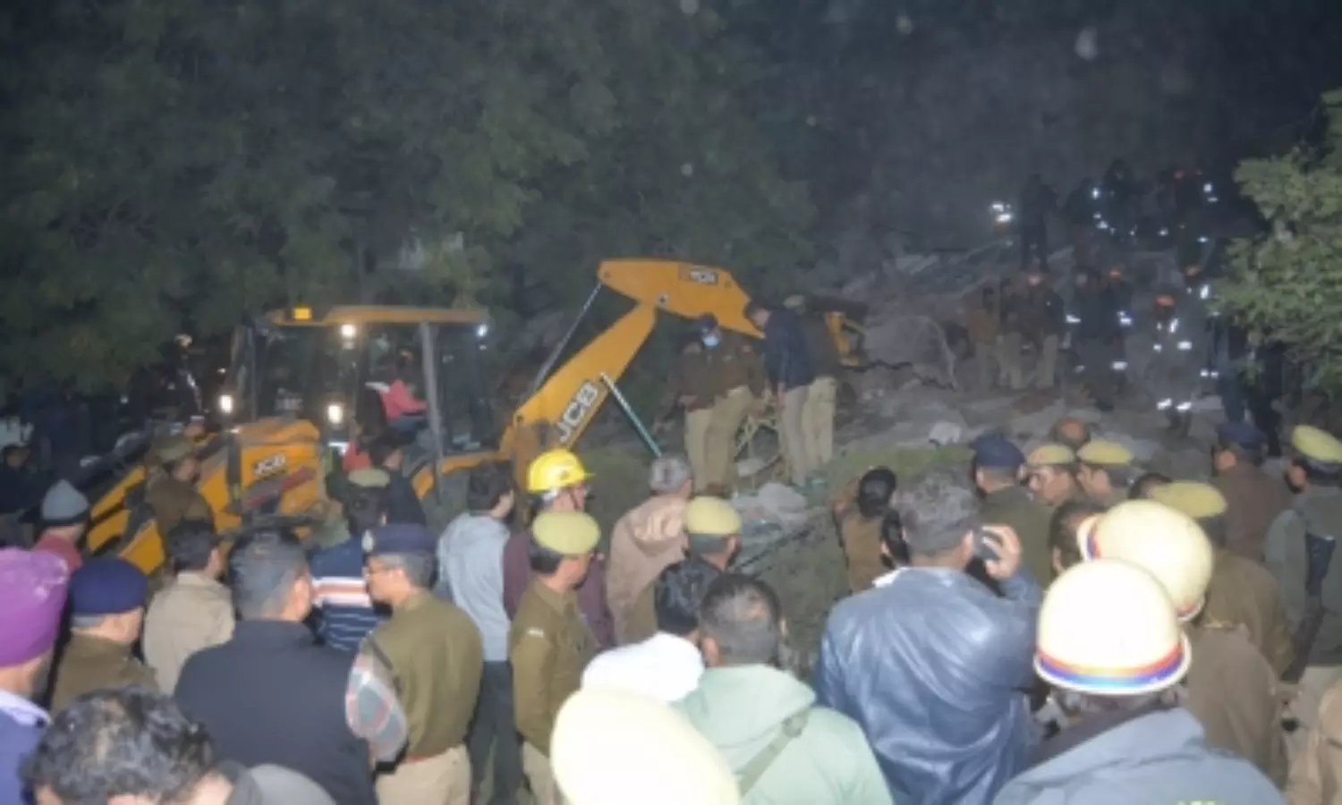 Building collapse in Lucknow: 12 rescued; 4 feared trapped
