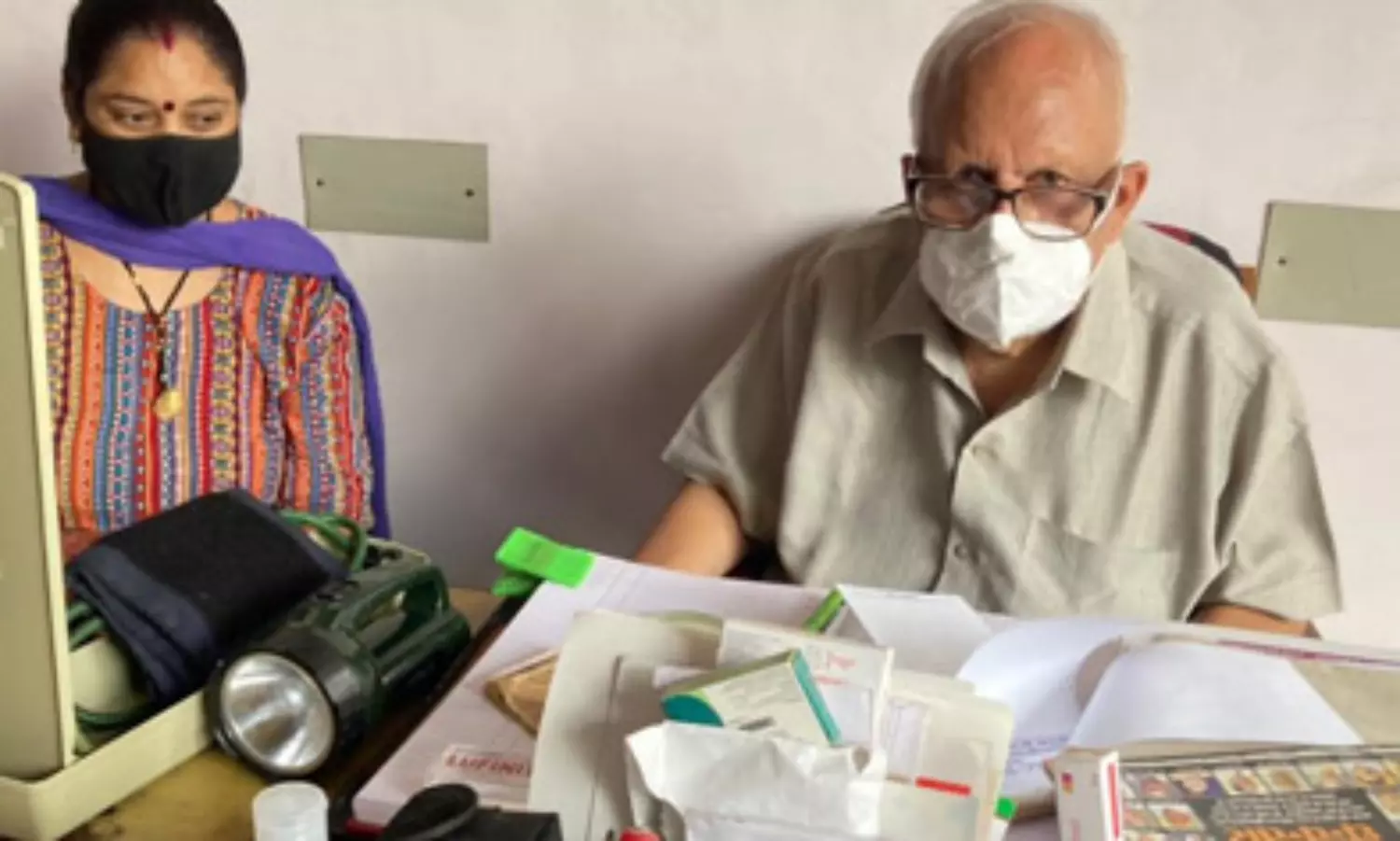 Madhya Pradesh doctor who charges ₹ 20 honoured with Padma Shri