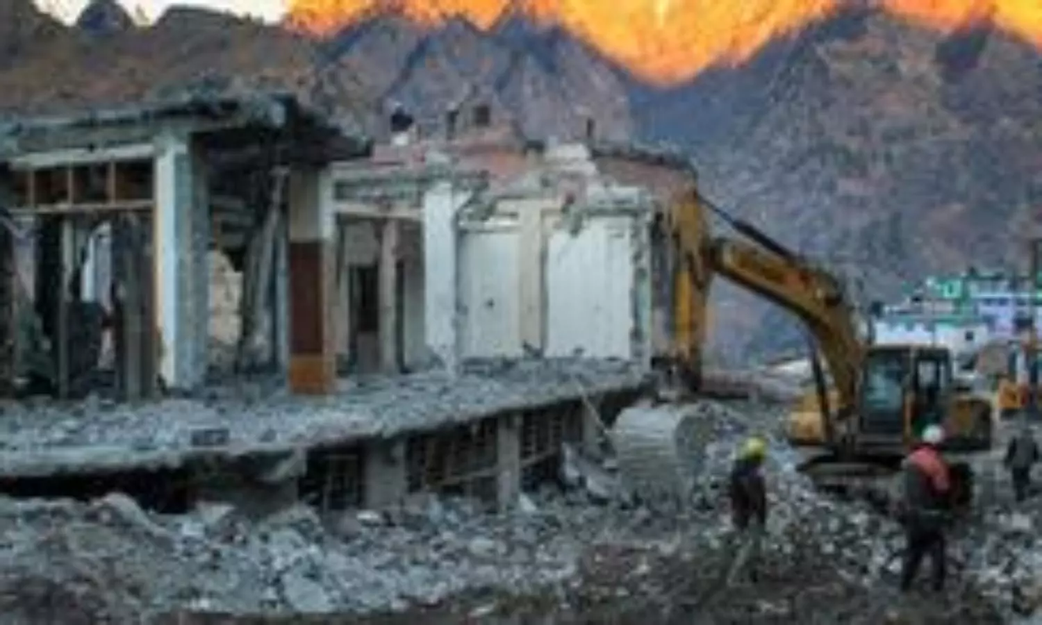 Sinking Joshimath: local protest govts slow efforts to save town