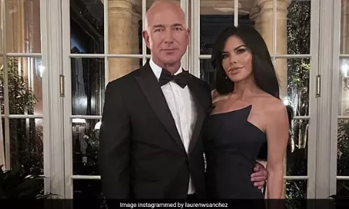 Blue Origins all-women crew to space to be led by Jeff Bezos Girlfriend Lauren Sanchez