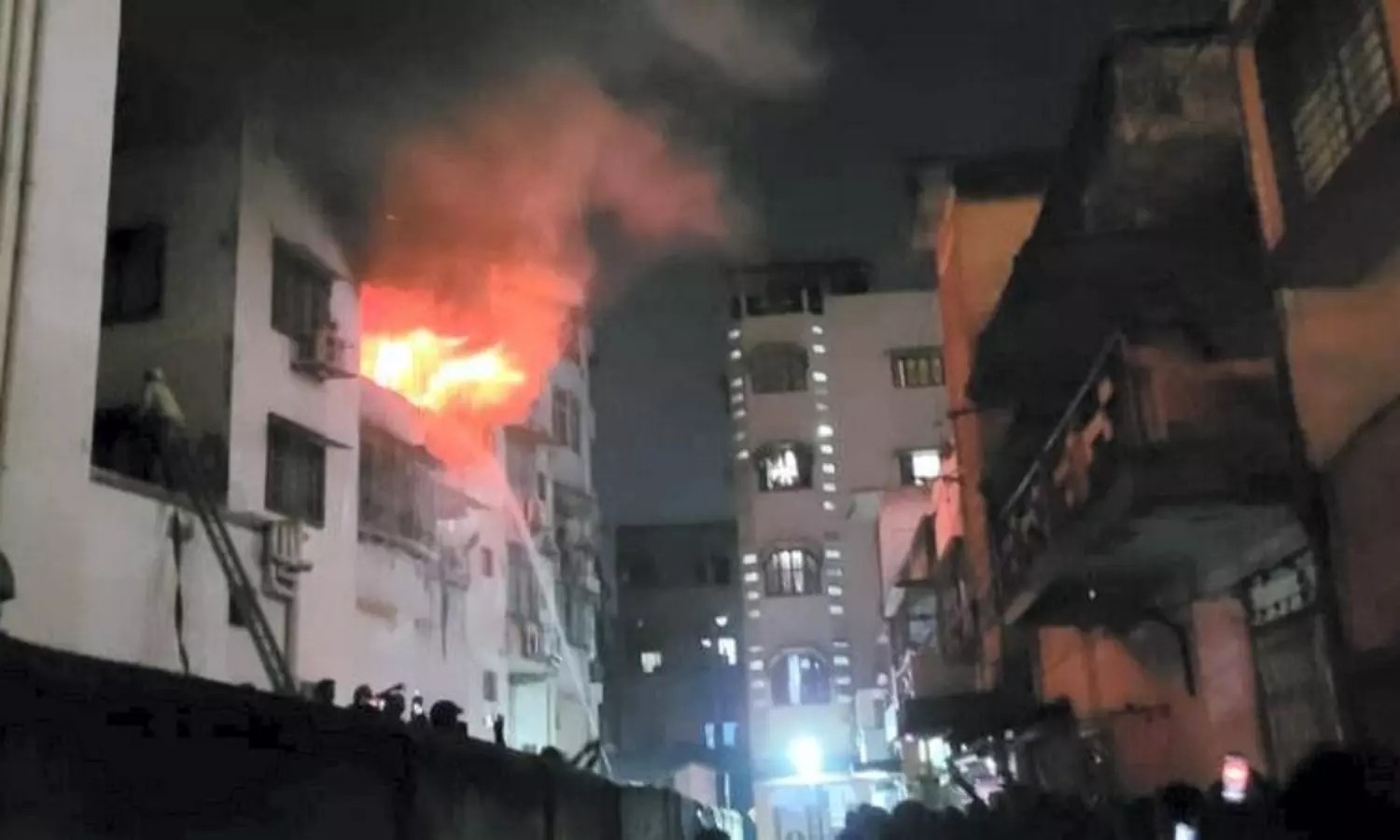 Massive fire claims lives of 14 in multi-storey building in Jharkhand