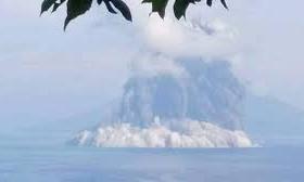 Underwater volcano erupts, photographs go viral