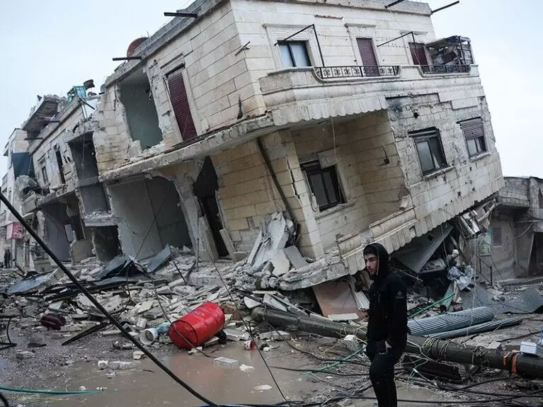 Turkey-Syria quake toll nearing 8,000; searches continue