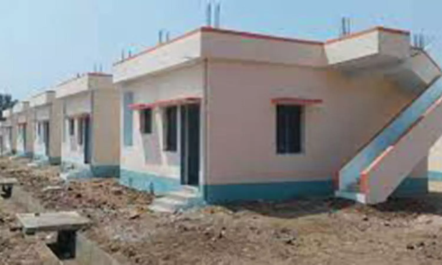 4 UP women get away with PMAY money, leaving husbands in shock