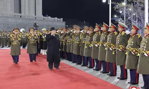 North Koreas Kim Jong Un presides over big military parade