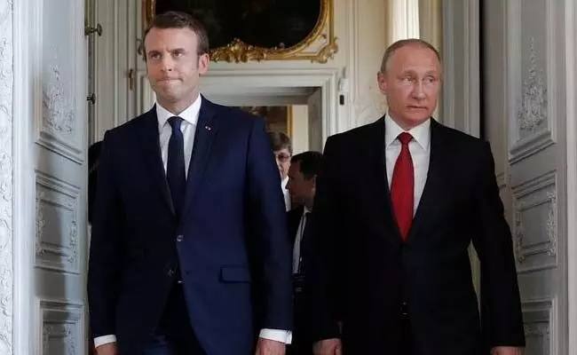 Macron may strip Putin of Frances top honour