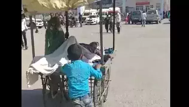 No ambulance, boy takes father to hospital in pushcart in MP