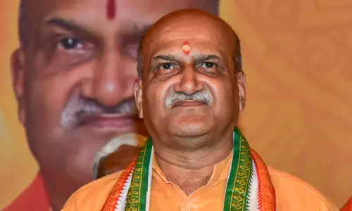 Valentines Day: Shri Ram Sena says it will keep hawks eye on parks, hotels