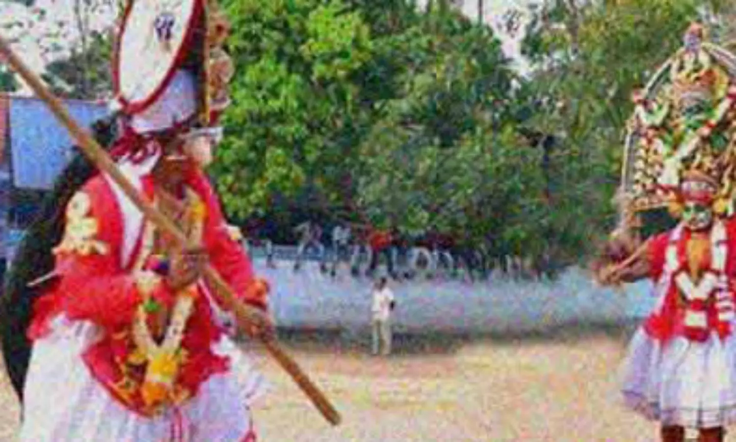 Police cannot insist on politically neutral colours for temple festivals: Kerala HC