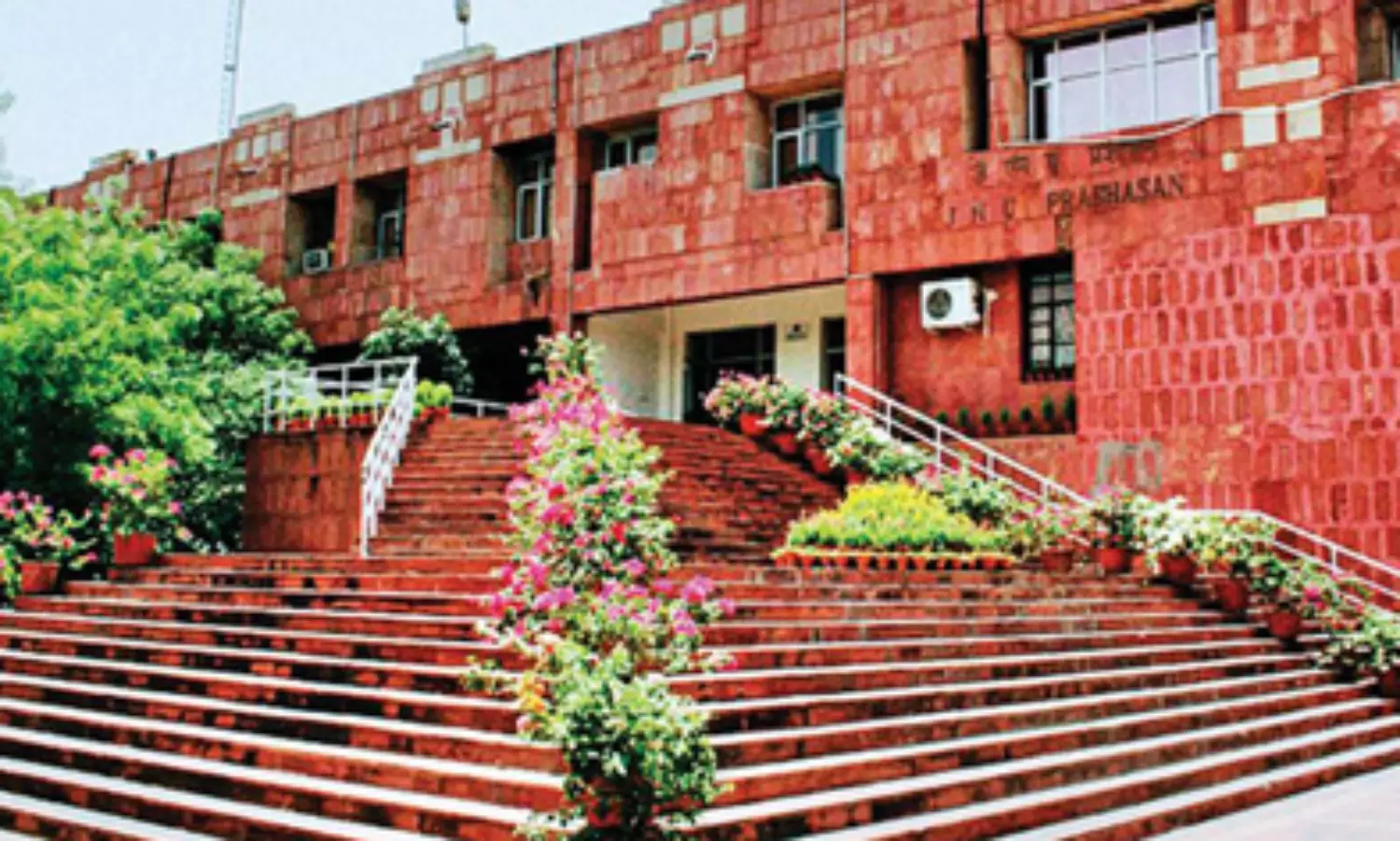 JNU Students Union alleges attack by ABVP, while taking out a march