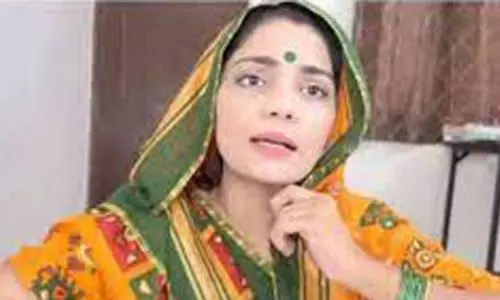 UP cops serve notice to folk singer for taunting Yogi government