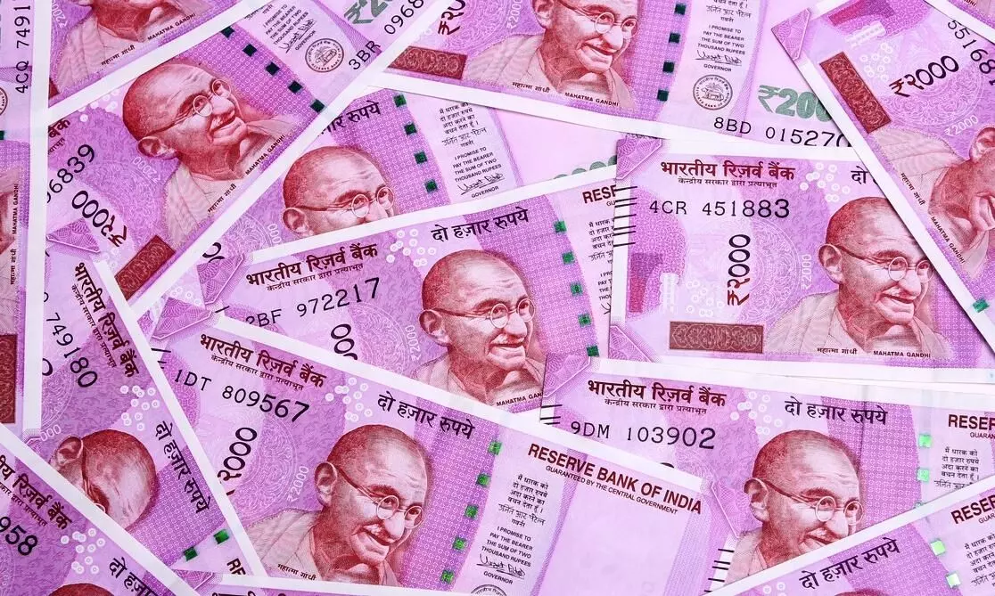 Hindu Mahasabha now wants Savarkar replace Gandhiji in currency
