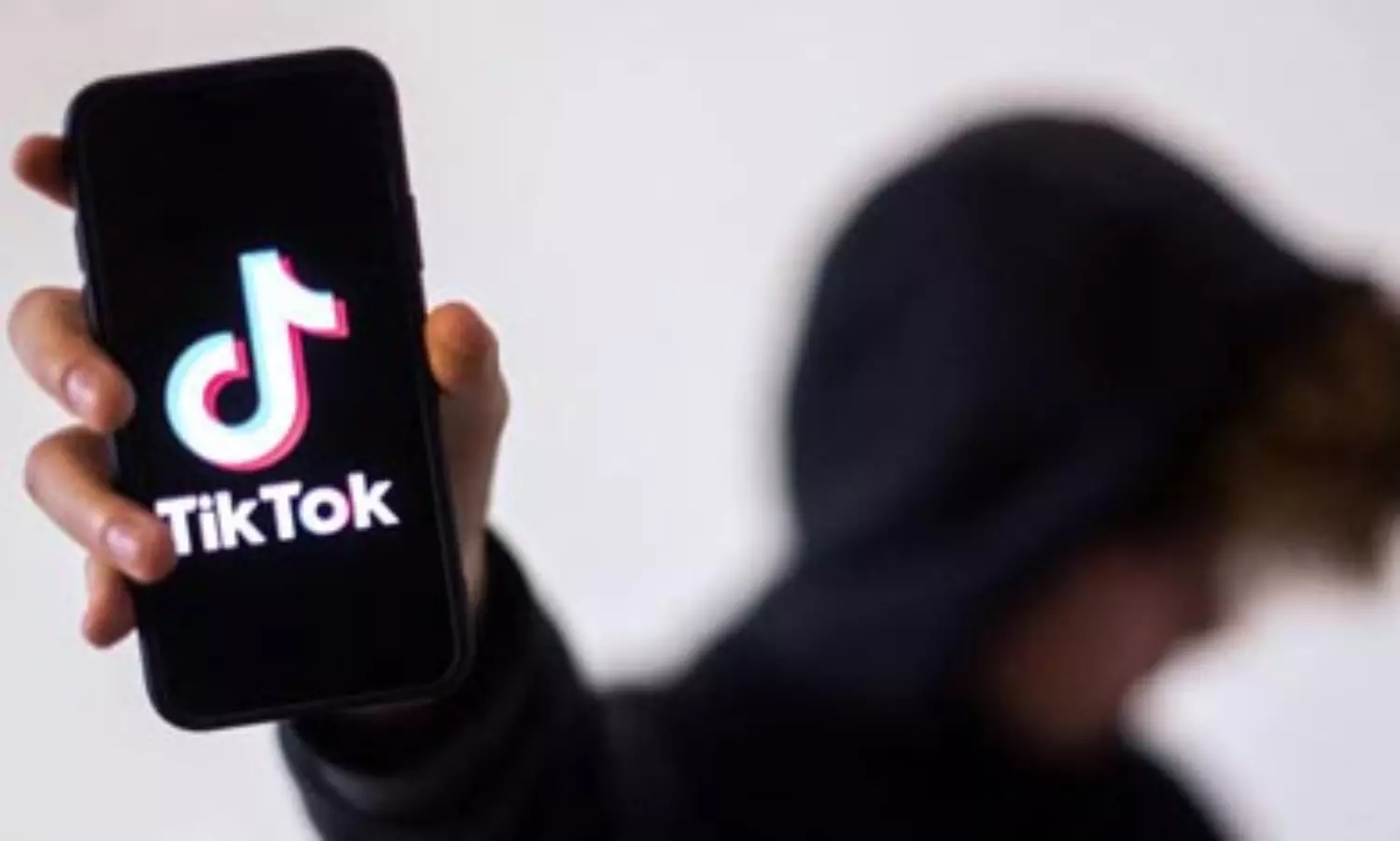 TikTok opens paywalled content for creators to make money