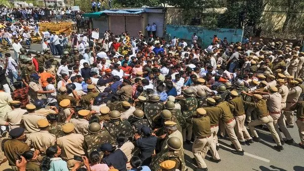 Police detain BJP leaders, workers amid massive protest in Jaipur