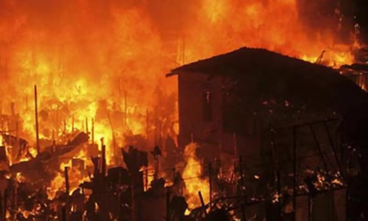 Five members of a family charred to death in UP village