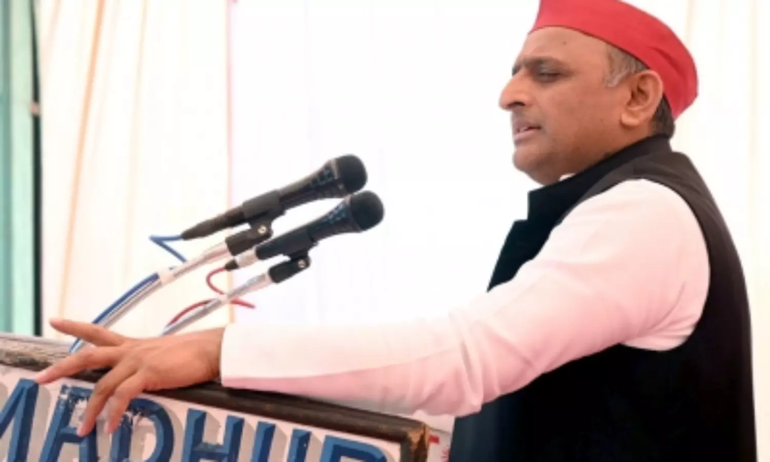 Akhilesh accuses BJP of finalising BSP candidates