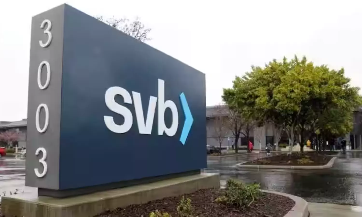 Conducting business as usual: New SVB CEO sends email to clients