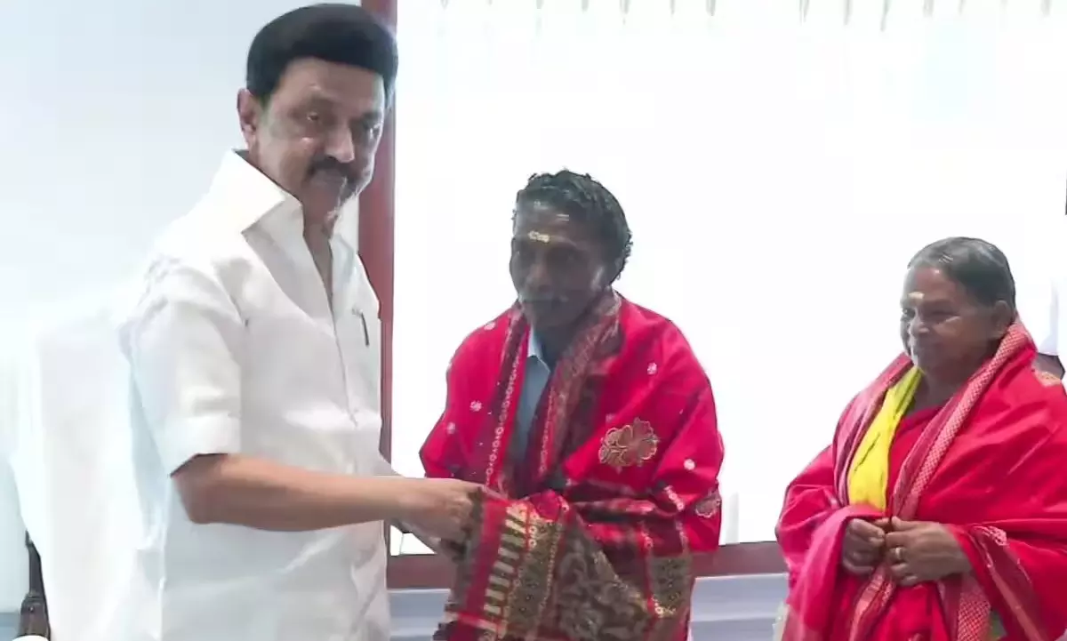 Stalin felicitates Elephant Whisperers Bomman and Bellie