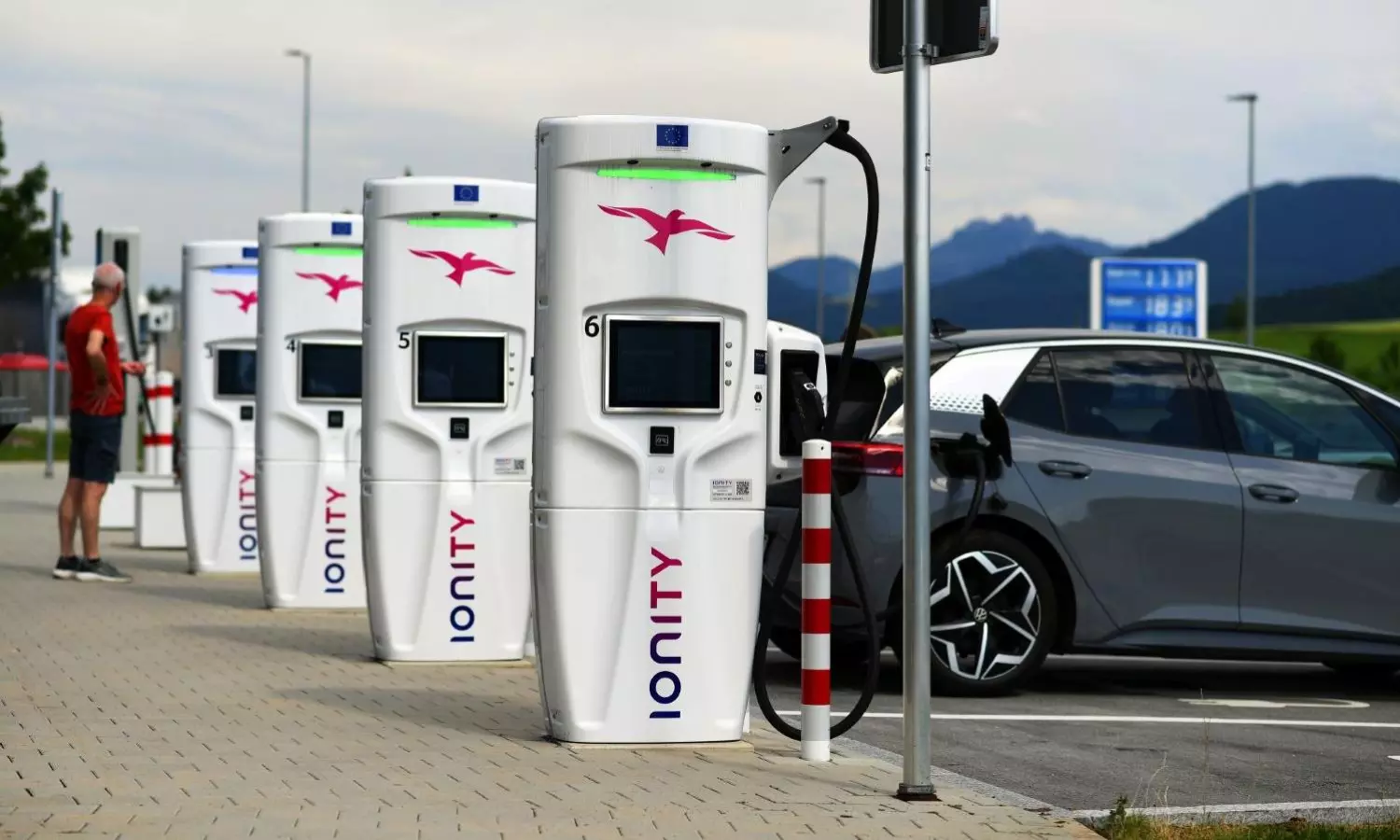 EV charging stations susceptible to cyber attacks: Nitin Gadkari