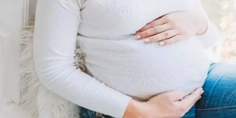 Karnataka doc refuses surgery for not giving bribe, baby dies in womb Karnataka doc refuses surgery for not giving bribe, baby dies in womb