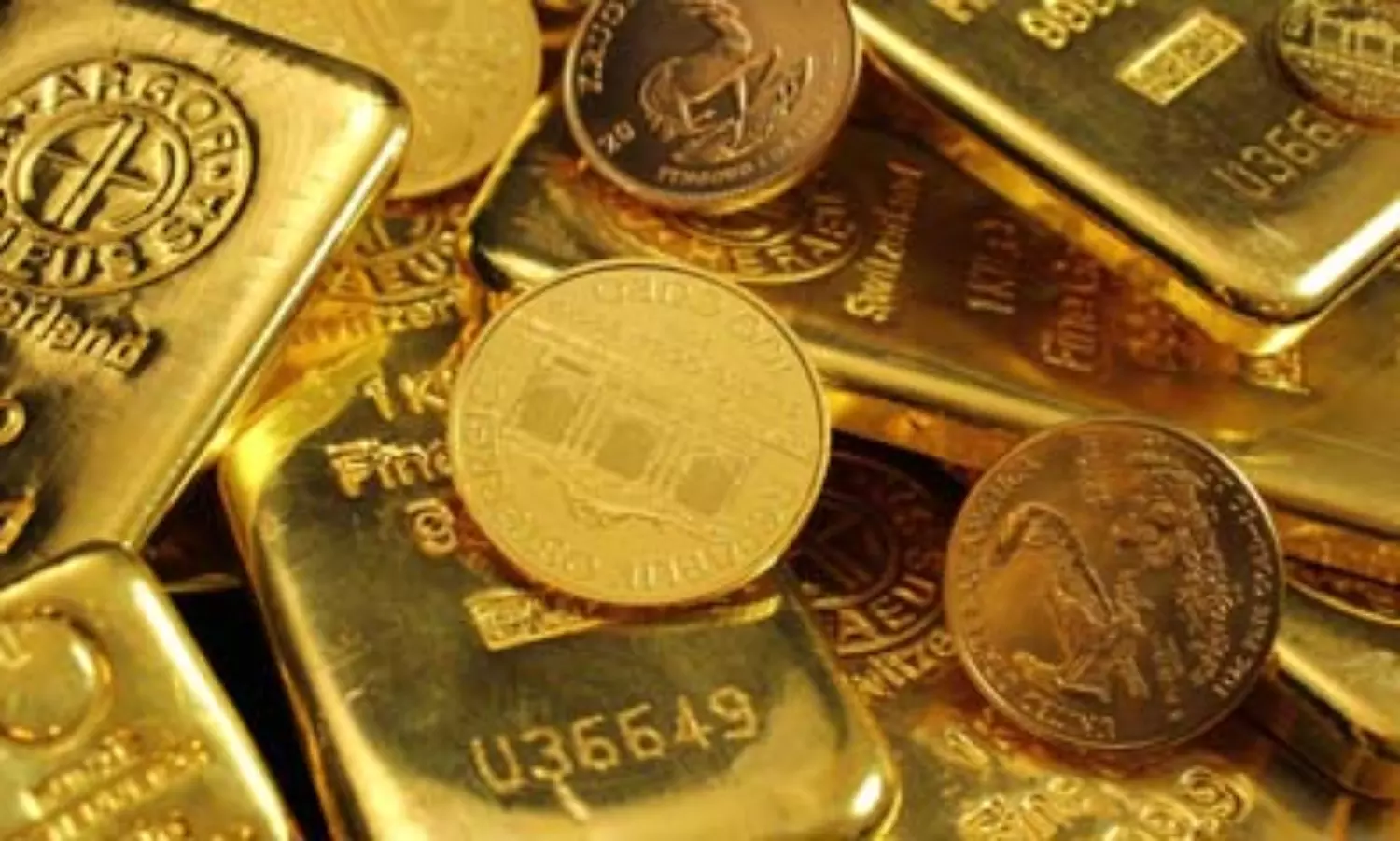 Gold prices mark a jump to one-year high amid worries over banking sector