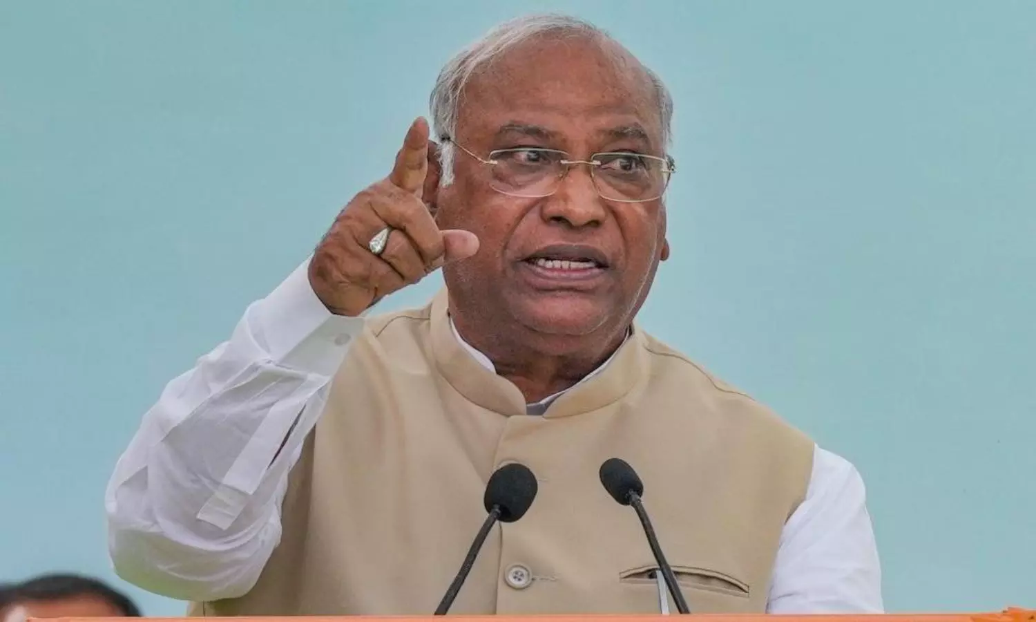 ED-CBI for Oppn leaders: Kharges jibe at Centre after Interpol drops Mehul Choksi from RCN list