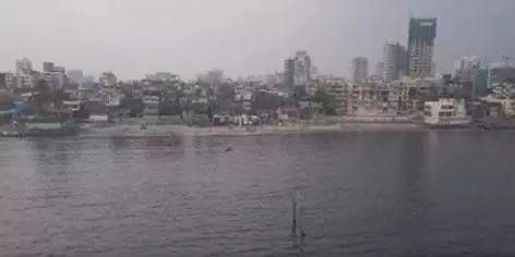 12 hours after Raj Thackerays threat, illegal dargah in Mahim Sea razed