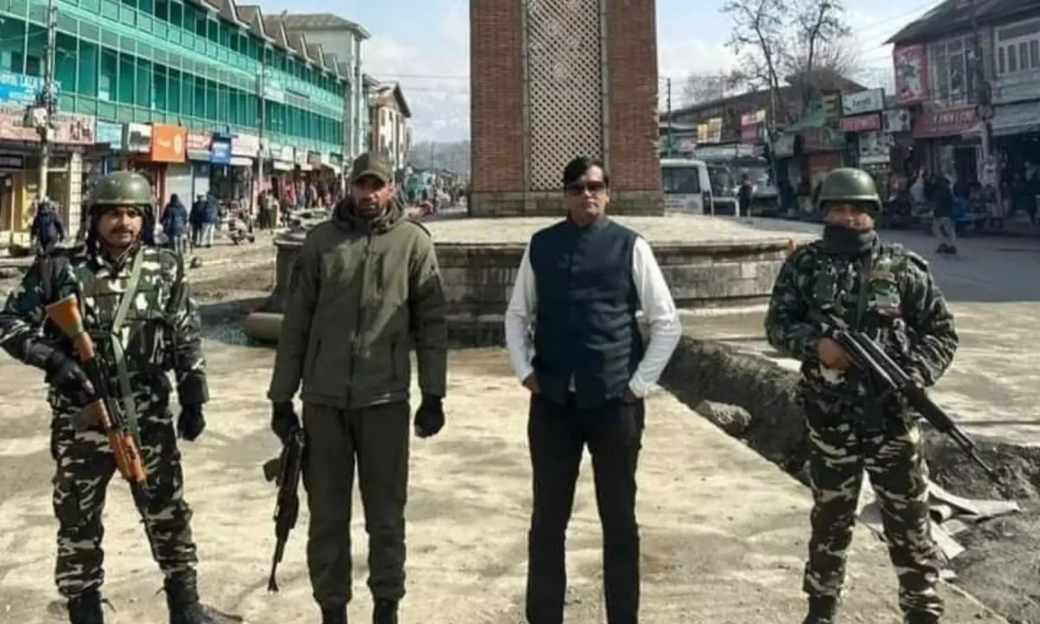 Senior Gujarat CMO official resigns after son’s link with conman Kiran Bhai Patel